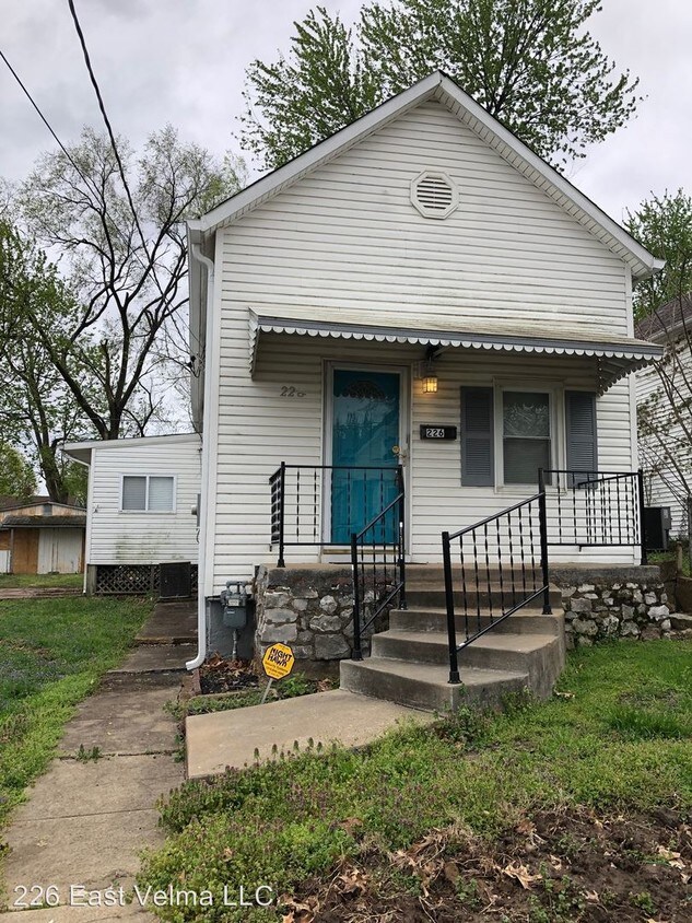 Primary Photo - 226 E Velma Ave