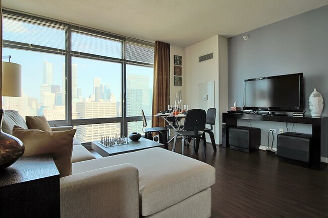 Foto del edificio - 551 N Clinton St