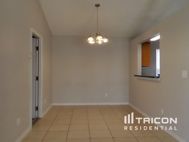 Building Photo - 4228 Jillian Dr