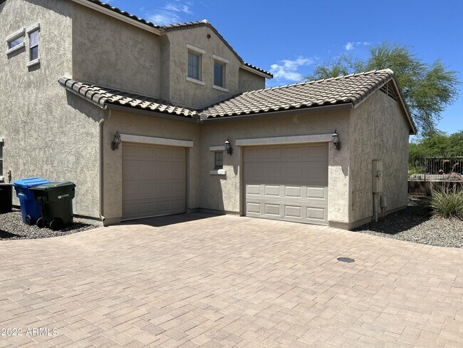 Building Photo - 5340 W Molly Ln