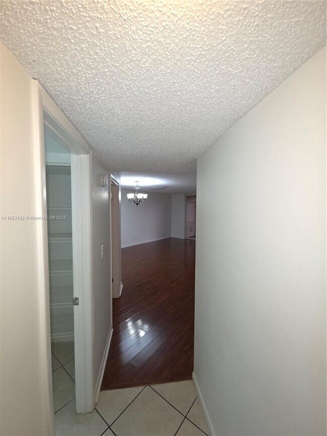 Foto del edificio - 10451 W Broward Blvd