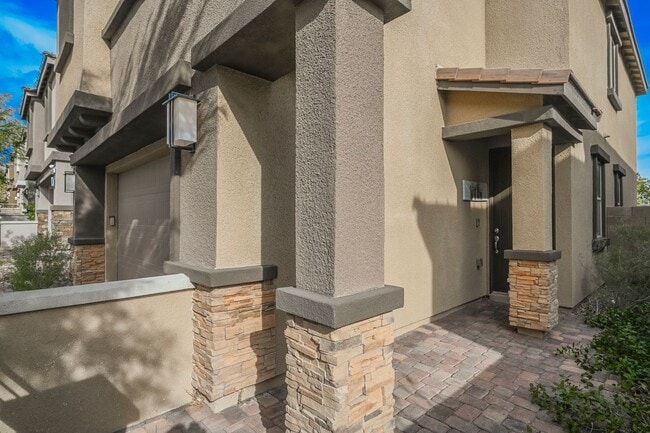 Building Photo - Summerlin West Location -  Ready for move-in