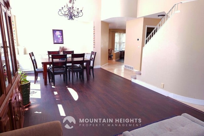 Building Photo - 2096 Rainbow Point Dr