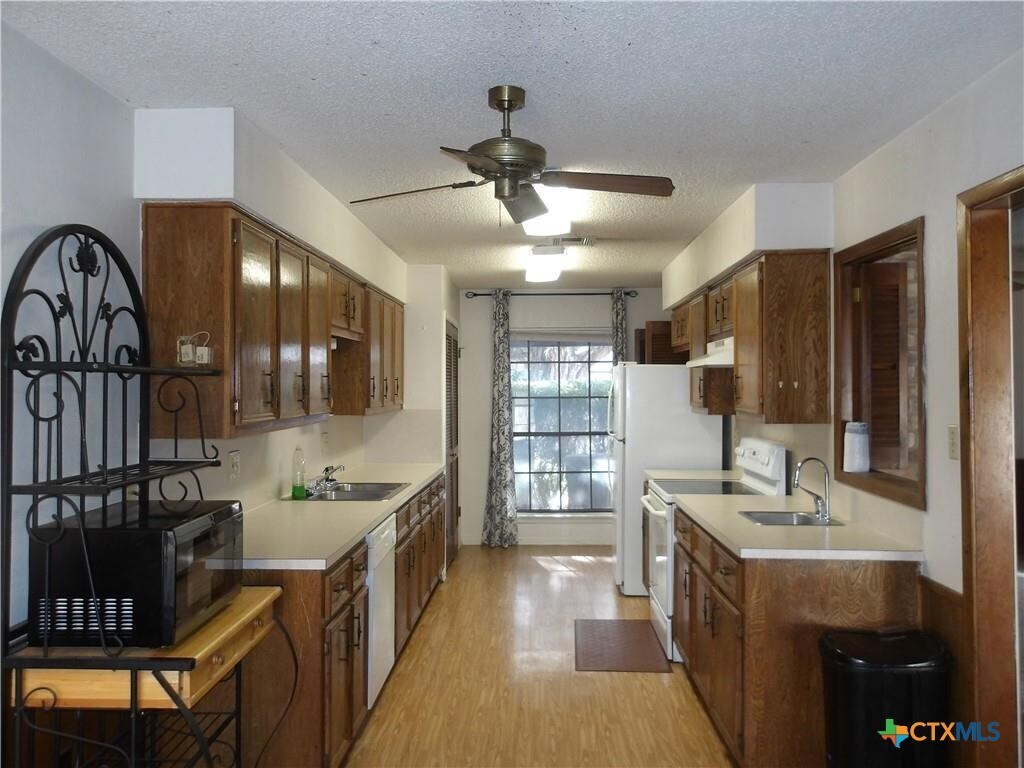 Foto principal - 107 Suzanne Ln