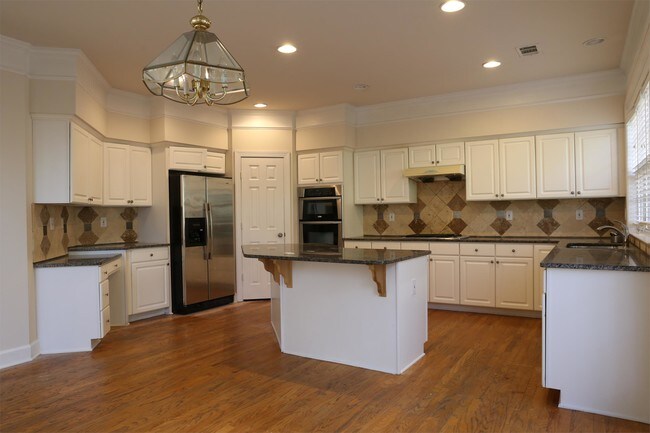 Building Photo - 1506 Wedmore Ct SE