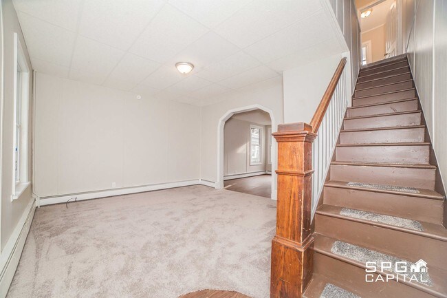 Building Photo - 148 E McKinley St