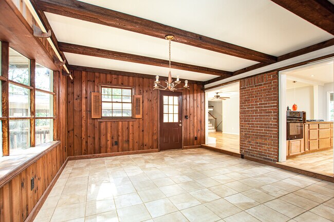 Building Photo - 2839 Country Squire Ln