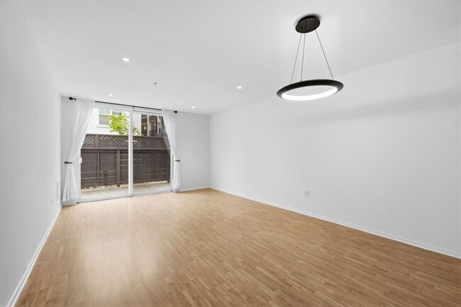 Building Photo - 8100 Oceaview Terrace-119