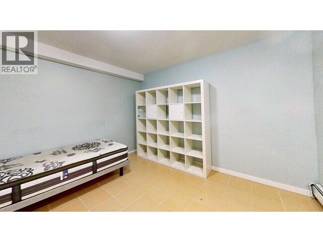 Photo du bâtiment - 720 W 54th Ave