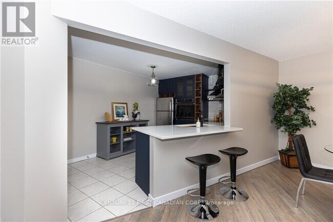 Building Photo - 500 Talbot St