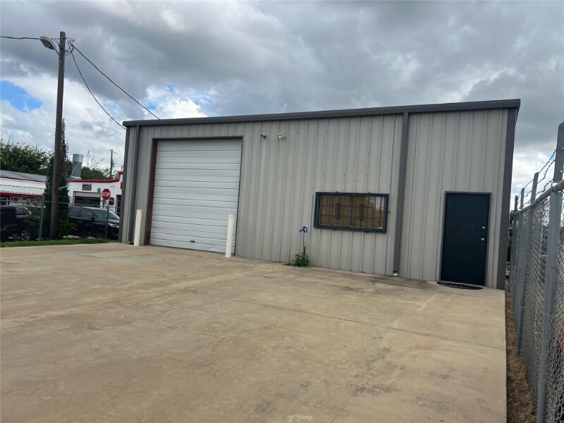 Foto del edificio - 4700 Keller Haslet Rd