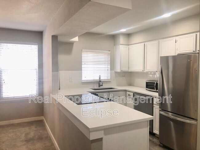 Foto del edificio - 2730 118th Ave SE 11-202