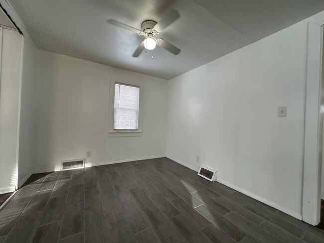 Building Photo - 209 Lincoln Park Blvd