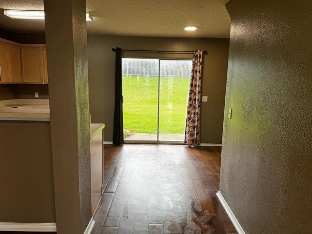 Building Photo - 1401 Kilkenny Dr