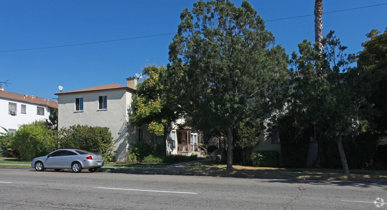 Building Photo - 814-816 S Glenoaks Blvd