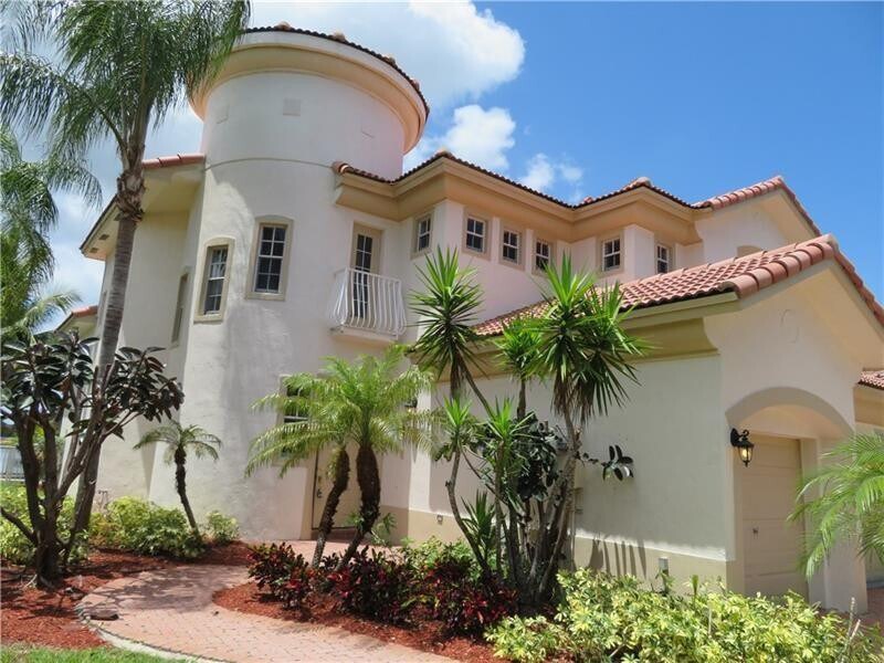 Foto principal - 19430 SW 30th St