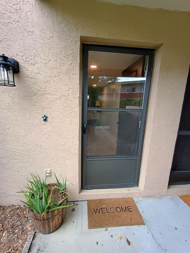 Foto del edificio - 3827 Pine Cone Cir