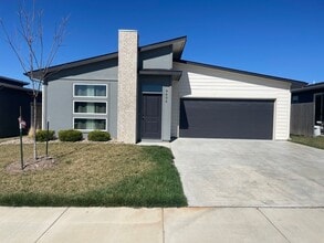 Building Photo - 9619 E Annabelle Cir