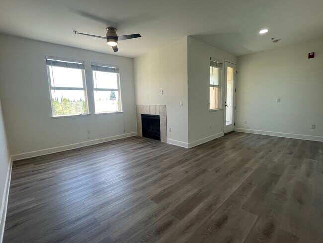 Building Photo - 1501 Secret Ravine Pky