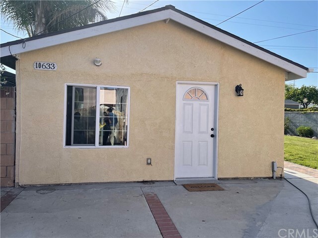 Primary Photo - 10633 S Manhattan Pl
