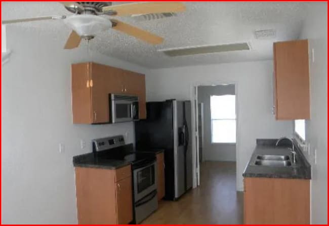 Building Photo - 6106 Candletree