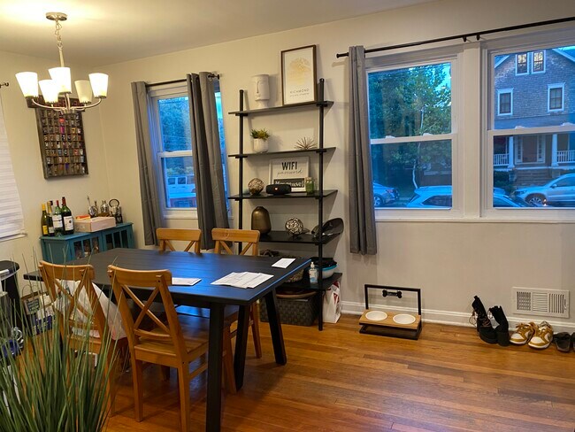 dining room - 820 N Cleveland St