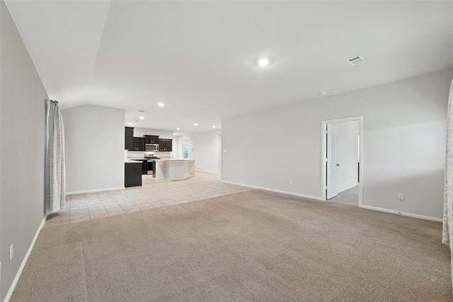Foto del edificio - 16745 Portage St