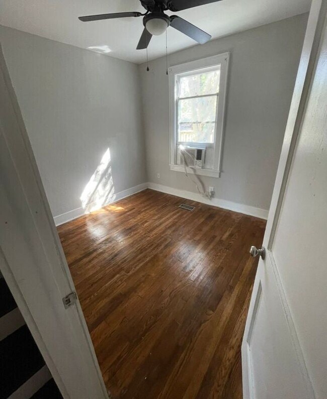 Foto del edificio - 2918 Lexington Ave