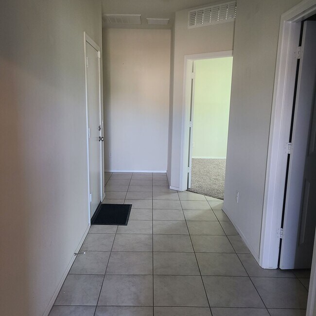 Foto del edificio - 3 Bedroom, 2 Bath Home in Tartesso
