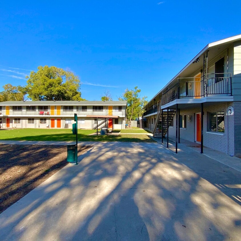 Foto principal - Spacious 2 Bedroom / 1 Bathroom Apartment ...