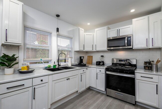 Foto del edificio - 3318 Waverly St