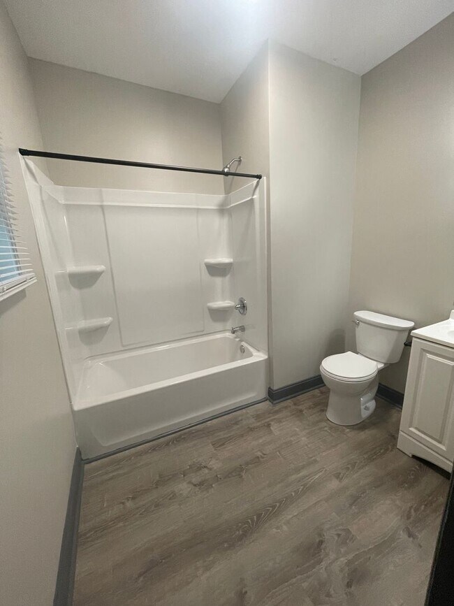 Foto del edificio - Newly Fully Renovated 3 bedroom 2 bath hom...