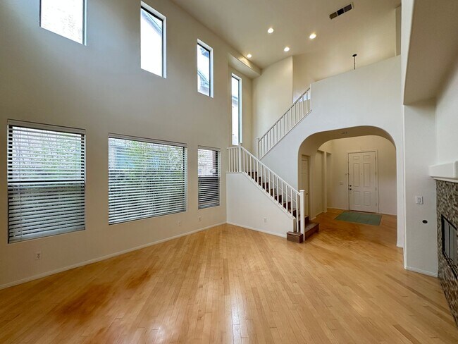 Building Photo - MADISON PLACE AT SUMMERLIN