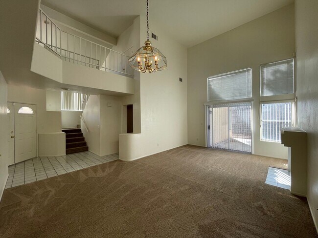 Building Photo - 121 Wildshire Way