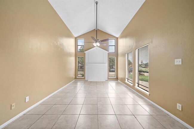Building Photo - 7114 Deer Creek Ct