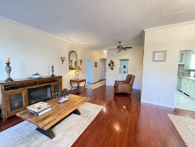Living room - 1077 River Rd