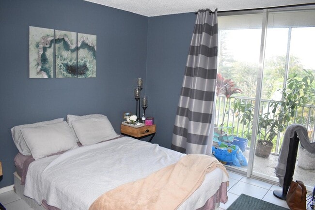 Building Photo - 1131 SE 4th St