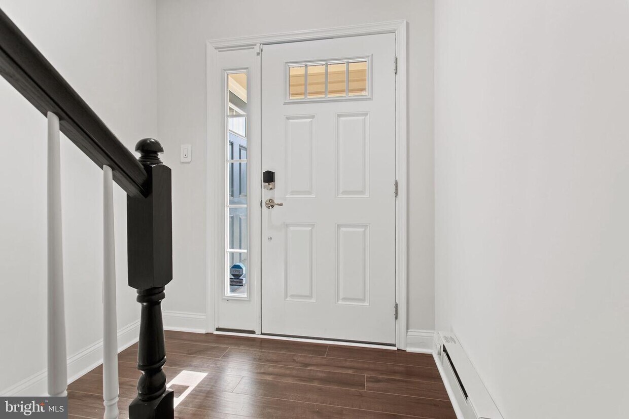 Primary Photo - 7086 Executive Way