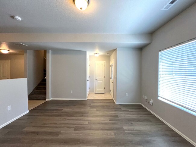 Building Photo - Contemporary, light-filled townhouse avail...