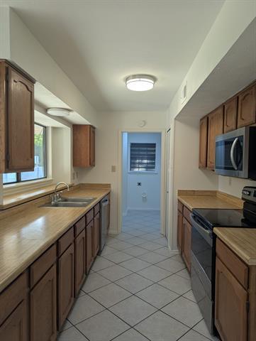 Building Photo - 4205 Avon Ct