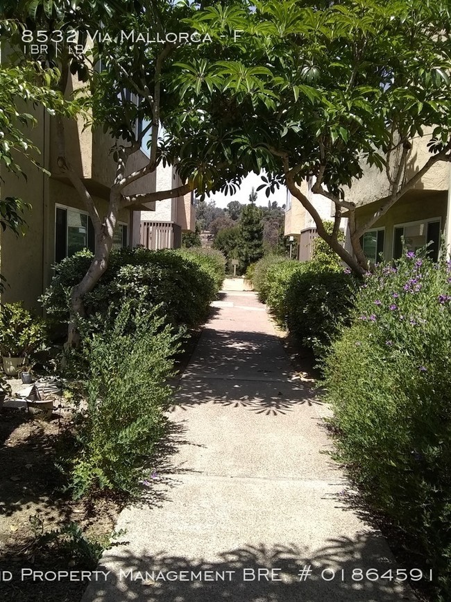 Building Photo - 8532 Via Mallorca Unit F