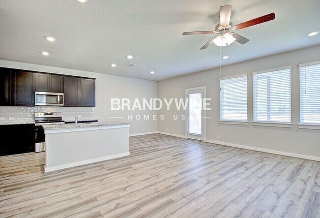 Foto del edificio - 8815 Adolph Scheel Wy