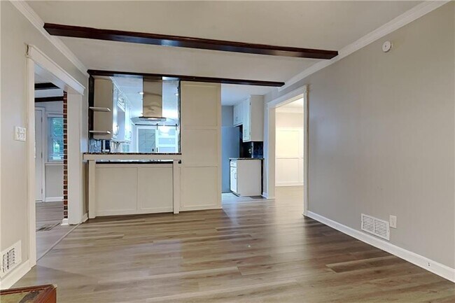 Building Photo - 2755 Hickory Cir