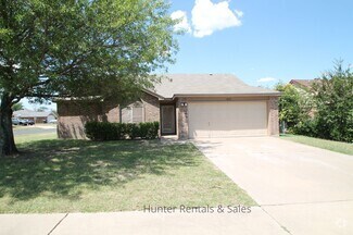 Building Photo - 1809 Caprock Dr