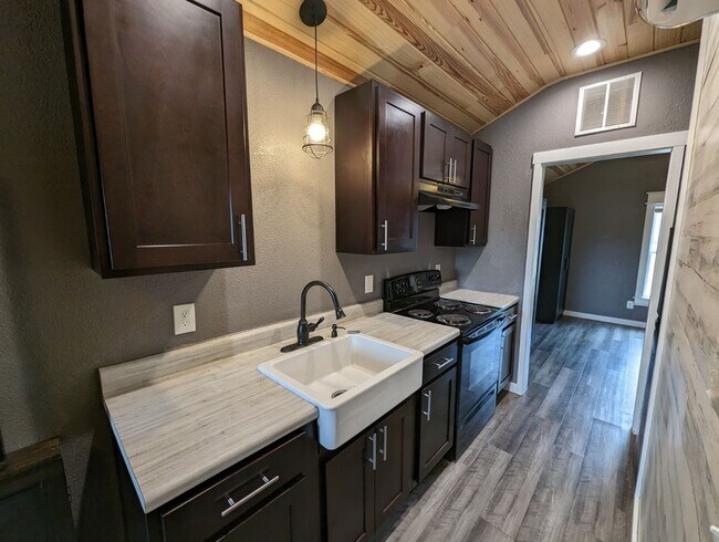 Foto del edificio - 1 Bedroom/1 Bathroom Tiny Home Cottage in ...
