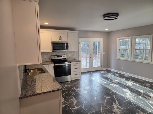 Foto del edificio - 415 Ford St