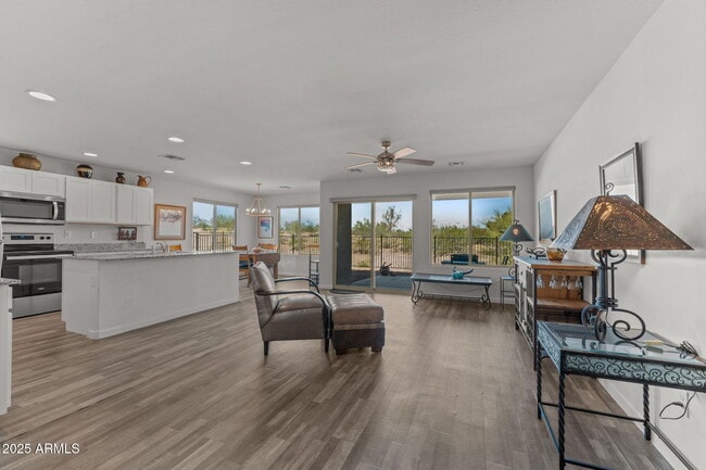 Building Photo - 18 W Monte Cristo Dr