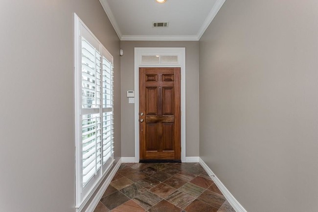 Foto del edificio - 2132 Bancroft St