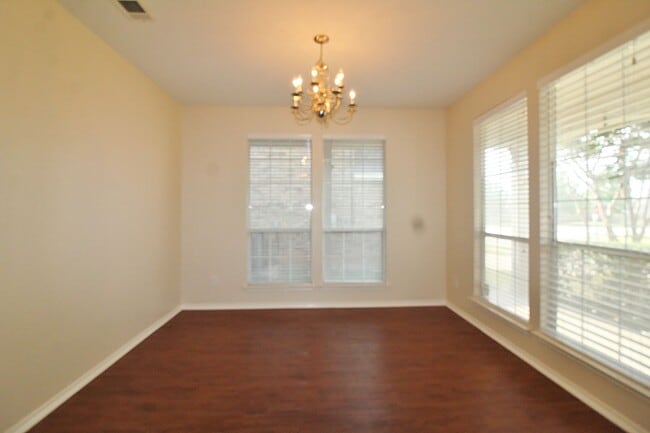 Building Photo - Lovely 3/2/2 in White Settlement ISD For R...