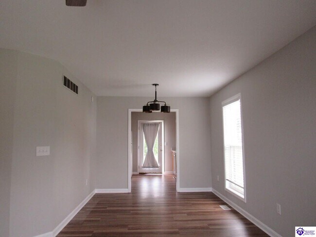 Foto del edificio - 158 N Black Branch Rd